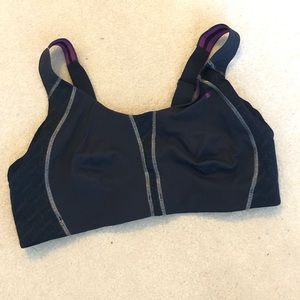 Under Armour sports bra size 34DD